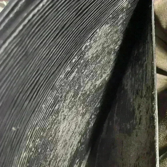 Louis Vuitton Clutch w/LV Dust Bag - Picture 5 of 9